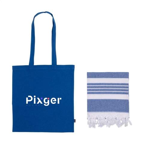 Célébrez l'été avec cet ensemble incroyablement amusant : • Serviette Oxious Hamam Promo douce, dim. 170 x 100 cm • sac pratique en coton recyclé certifié GRS. Un bel ensemble promotionnel pour les clients, les visiteurs et le personnel. Rendez cet ensemble encore plus personnel avec un nom, une citation ou un logo imprimé sur les produits individuels. La serviette est livrée dans le sac.