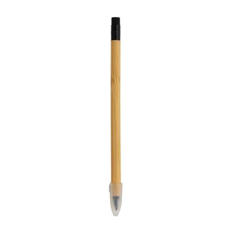Dieser Infinity-Stift mit Radiergummi ersetzt Ihren traditionellen Bleistift. Herkömmliche Bleistifte schreiben in der Regel nur bis zu etwa 200 Meter, aber dieser FSC®-Bambus Infinity-Stift hat eine Schreiblänge von bis zu etwa 20.000 Metern, da er eine Graphitspitze verwendet, um eine Graphitlinie zu erzeugen. Er schreibt nicht nur wie ein Bleistift, sie können Iher Notizen auch wie gewohnt wegradieren.