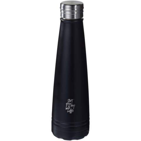 Le bidon Duke est en acier inoxydable à double paroi 18/8 avec isolation par le vide. La paroi intérieure est plaquée de cuivre pour une conductivité optimale pour garder les boissons chaudes pendant 12 heures et froides pendant 48 heures. La capacité est de 500 ml. Présenté dans une boîte cadeau Avenue.