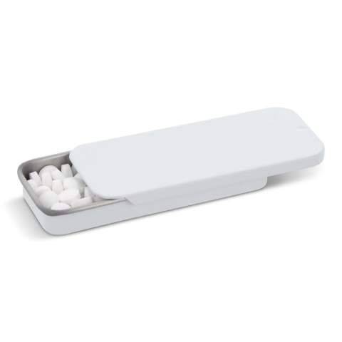 Savourez l'éclat revigorant des menthes sans sucre dans une boîte élégante dotée d'un couvercle coulissant pratique. Ces petits délices sont le parfait remontant. Faites glisser le couvercle et savourez une sensation de menthe à tout moment, n'importe où. Fraîcheur, commodité et saveur sont réunies dans un délice de poche !