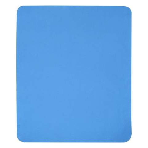 GRS gecertificeerd RPET polair fleece deken geschikt voor binnen en buiten. Geleverd met een 190T RPET-draagtas met trekkoordsluiting. Verpakt in een gerecyclede polybag. Afmetingen zak: lengte 34 cm, diameter 13 cm.