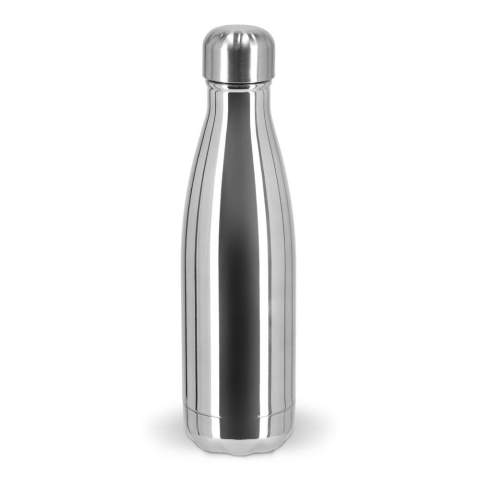 De Sagaform Nils stalen fles in chroom is een elegante thermosfles van gerecycled staal met een exclusieve glanzende afwerking. Dankzij de dubbele wanden en koperen coating blijft je drankje tot 24 uur koud of 12 uur warm, zonder condensatie. Perfect geschikt voor lasergravure. Handwas aanbevolen. Geleverd in een geschenkdoos 
