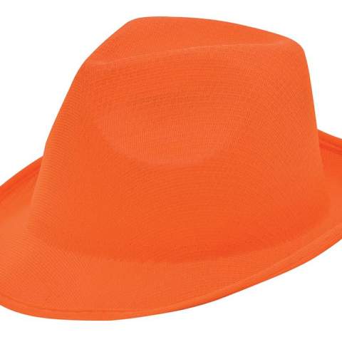 Geïnspireerd op de iconische look van de gangsters uit de jaren '20, combineert deze maffia hoed klassieke elegantie met zomerse flair. Perfect voor themafeesten of festivals. Voeg een gekleurde band toe boven de rand van de hoed met bijvoorbeeld een leuke boodschap of logo. De hoed heeft een hoofdomtrek van 58 cm. 