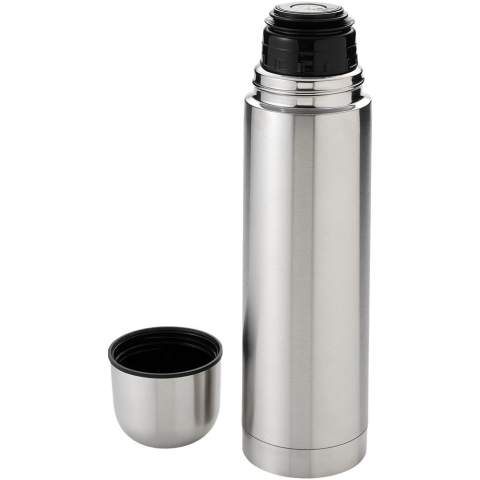 Doppelwandige Isolierflasche mit Becher im Deckel. Ausgießer mit Einhand-Druckknopf, der sich automatisch schließt, wenn der Deckel auf die Flasche geschraubt wird. Volumen 750 ml.