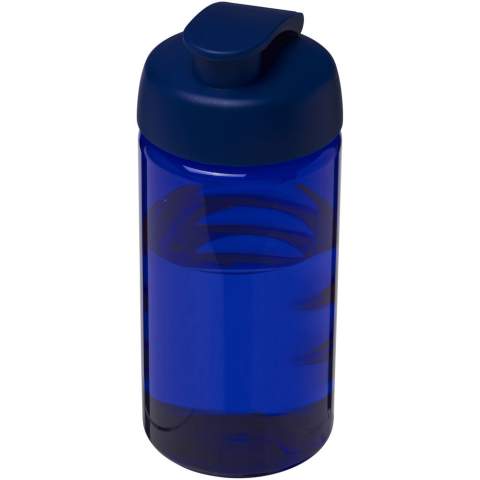 Single-wall sport bottle with integrated finger grip design. Bottle is made from recyclable PET material. Features a spill-proof lid with flip top. Volume capacity is 500 ml. Mix and match colours to create your perfect bottle. Contact customer service for additional colour options. Made in the UK. Packed in a recycled PE plastic bag. BPA-free.