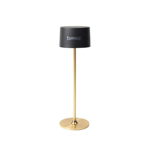 Illuminez votre espace avec la lampe de table Nauro fabriquée en plastique recyclé ABS avec des touches de fer, elle est à la fois élégante et pratique. Cette lampe offre jusqu'à 20 heures d'éclairage, selon le niveau de luminosité. Elle dispose de deux modes d'éclairage principaux, la lumière blanche froide et la lumière blanche chaude, et sa luminosité est réglable selon votre choix. Il suffit de toucher le dessus pour l'allumer et l'éteindre. Temps de charge d'environ 5 heuresRechargeable via USB-C, câble inclus. Certifiée par RCS (Recycled Claim Standard), la certification RSC garantit que l'ensemble de la chaîne d'approvisionnement en matériaux recyclés est certifiée. Le contenu recyclé total est basé sur le poids global du produit. Ce produit contient 10% d'ABS recyclé certifié RCS.<br /><br />Lightsource: LED