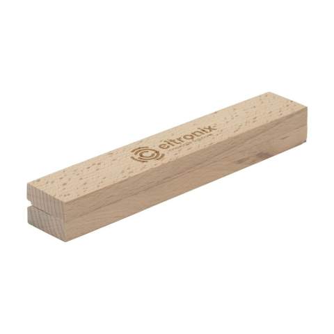 Buchenholzkassette, geeignet für 1 Schreibgerät. Nicht alle unsere Kugelschreiber sind für diese Kassette geeignet. Bitte kontaktieren Sie uns, um die Eignung Ihres gewünschten Kugelschreiber zu prüfen.