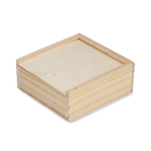 Fun Tic Tac Toe set in a bamboo box. The box closes with a bamboo wooden sliding lid. With this game you are always ready to have fun with friends and family no matter where you are.