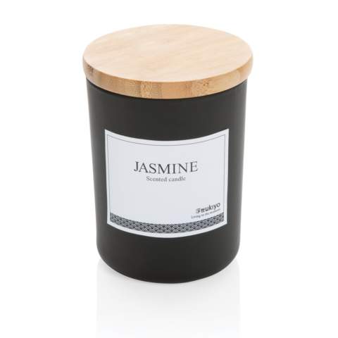 Create warmth and cosiness in your home with this Ukiyo scented candle. Enjoy the subtle jasmin scent that is released. The scented candle comes in an elegant jar with bamboo lid.