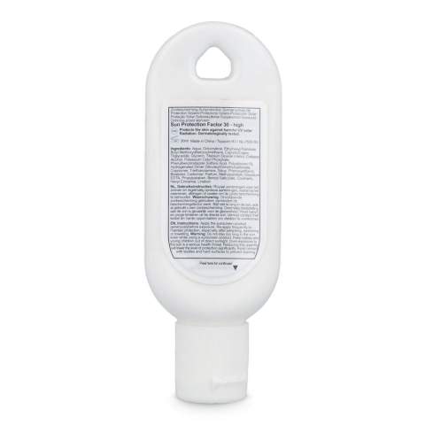 Cette lotion solaire a le format idéal pour que vous l'emmeniez avec vous les jours de plage. Sa forme spéciale permet d'attacher le tube à vos clés ou votre sac. Ce tube passera probablement de main en main, ce qui en fait un objet promotionnel idéal.