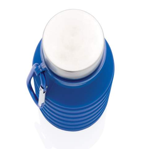 Bespaar 50% ruimte dankzij deze slim ontworpen opvouwbare siliconen fles. Met een inhoud van 550 ml kun je jezelf gehydrateerd houden terwijl je onderweg bent tijdens je buitenactiviteiten. Gemaakt van 100% food grade flexibel siliconen materiaal en is makkelijk schoon te maken. Met een handige karabijnhaak kan je de fles aan je tas haken, zodat je hem gemakkelijk kunt dragen. BPA-vrij.