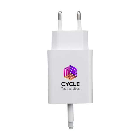 Ensemble de charge en ABS recyclé. Cet ensemble se compose d'un chargeur mural et de deux câbles de charge séparés : un câble Type-C vers Type-C et un câble Type-C vers Lightning. Longueur du câble : 100 cm. Comprend un mode d'emploi. Emballé par set.