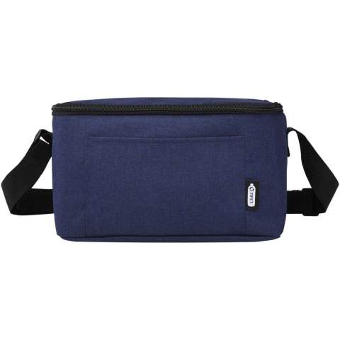 Mit der Tundra GRS-zertifizierten Kühltasche für 6 Dosen aus Recyclingmaterial können Sie Ihre Lebensmittel oder Getränke an einem sonnigen, heißen Tag kühl halten. Die Tasche hat ein Hauptfach, eine offene Fronttasche und verstellbare Schulterriemen. Fassungsvermögen: 5 Liter.