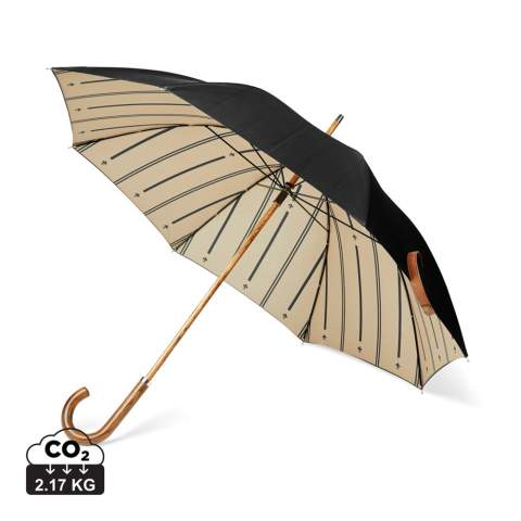 Parapluie classique et discret de 23 pouces. La toile double couche en PET recyclé 190T offre une protection suffisante contre la pluie, tandis que la magnifique doublure intérieure ajoute une touche d'élégance au design. Le parapluie est composé de baleines et d'une armature en fibre de verre, ce qui garantit sa durabilité et sa longévité. Le manche et la poignée du parapluie sont en bois composite, ce qui ajoute une touche de sophistication au design. Le parapluie est également doté de la technologie de traçage AWARE™, validant l'utilisation authentique de matériaux recyclés, soulignant notre engagement en faveur d'un approvisionnement responsable. Emballage kraft certifié FSC® inclus.<br /><br />UmbrellaMechanism: Ouvrir automatiquement, fermer manuellement