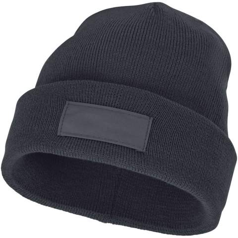 De Boreas beanie met patch houdt je niet alleen warm, maar biedt ook een canvas voor persoonlijke branding. De muts is gemaakt van 1x1 ribbreisel van acryl en is warm en duurzaam. De contrasterende patch van polyester biedt een geweldige mogelijkheid voor het presenteren van je logo of andere branding. Omarm comfort, individualiteit en functionaliteit met de Boreas beanie.
