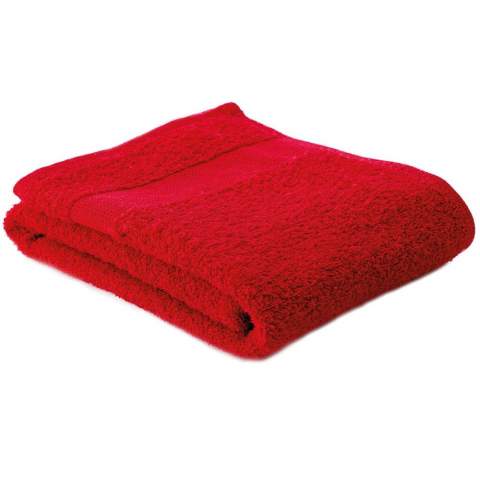 Kies met stijl voor voordelig. Deze kleurrijke handdoeken zijn lichtgewicht, maar wel van zulke goede kwaliteit dat de handdoeken wasbeurt na wasbeurt zacht blijven aanvoelen. Met een band van 2 cm, geen band aan de achterzijde. 