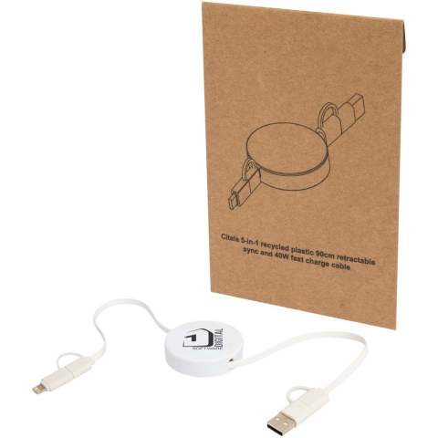 Le câble rétractable 5-en-1 de synchronisation des données et de charge rapide 40 W Citala est fabriqué à partir de plastique recyclé. Ce câble est doté de connecteurs d’entrée USB-A et Type-C combinés à un connecteur de sortie 2-en-1 Type-C et combi Lightning/Micro USB. L’USB-C vers l’USB-C fournit une puissance de sortie maximale de 40 W et l’USB-A vers l’USB-C une puissance maximale de 18 W. Toutes les autres options de connexion offrent une puissance maximale de 15 W. Compatible avec CarPlay et Android Auto. Que vous soyez à la maison, au bureau ou en déplacement, le câble Citala offre performance et style dans un ensemble compact. Longueur du câble : 90 cm.