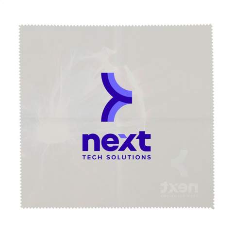 WoW! Chiffon de nettoyage pratique en microfibre, composé de 85% de RPET et 15% de polyester. Idéal pour nettoyer vos lunettes ou votre écran de téléphone. Grâce à ses dimensions, le chiffon est facile à ranger dans un étui à lunettes. Peut être personnalisé sur une face avec un motif couleur all-over de haute qualité. Fabriqué en Europe.