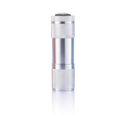 Aluminium lamp met 9 witte LEDs.<br /><br />Lightsource: LED<br />LightsourceQty: 9