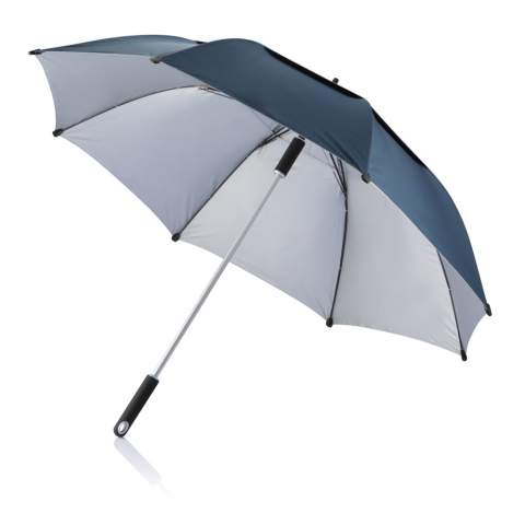 Der 27” Hurricane Regenschirm ist durch seine doppelten Panele der ideale Begleiter für stürmische Wetterbedingungen. Durch sein wasserundurchlässiges Material ist er im Handumdrehen trocken und durch seinen einzigartigen Öffnungsmechanismus kann er mit Leichtigkeit geöffnet und geschlossen werden. Geschütztes Design®