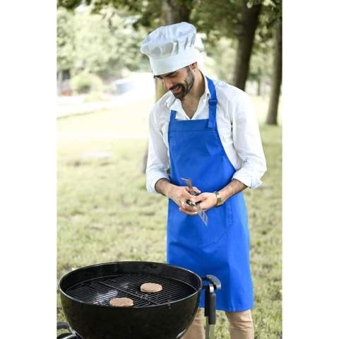 Get into the skin of a real chef with this cotton chef's hat. Whether you're a chef or just love to experiment in the kitchen, this hat will make you look professional either way. Personalize it with an embroidery or print of your choice. Thanks to the convenient Velcro closure, it always fits perfectly.
