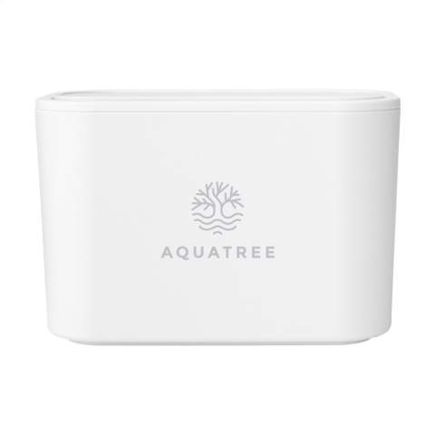Praktisch, kunststof afvalbakje van het merk Brabantia. Ideaal in de badkamer voor het weggooien van klein afval zoals wattenstaafjes en pads. Met handige, afneembare klapdeksel. Compact dus past overal. Stijlvol, hygiënisch en te bedienen met één hand. Gemaakt van 4% gerecycled materiaal. 19% recyclebaar. Met 5 jaar fabrieksgarantie. Per stuk verpakt.