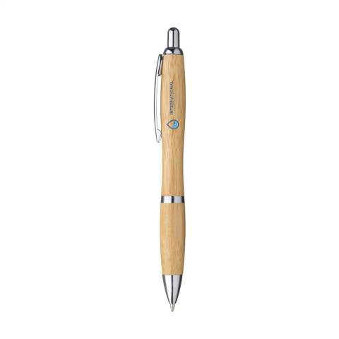 WoW! Umweltfreundlicher, blauschreibender Kugelschreiber aus Bambus mit Metallclip und silbernen Akzenten.