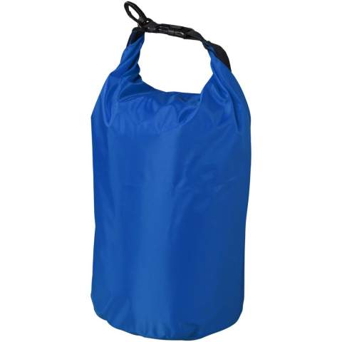 Un sac imperméable idéal pour le plein air. La fermeture à rabat avec boucle en plastique permet de garder les objets de valeur au sec et en sécurité. Peut être facilement attaché à un sac ou à une ceinture. Lorsque déplié et maintenu, la capacité du sac est de 10 litres.