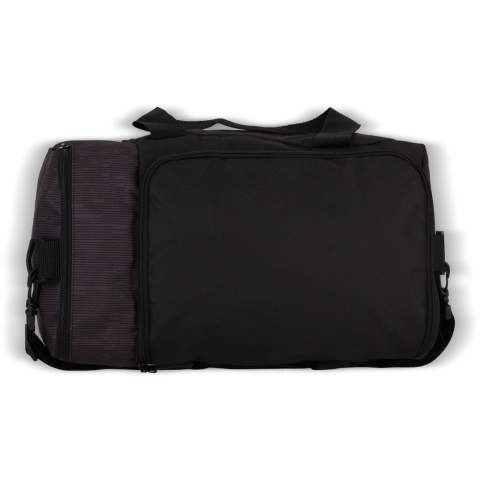 Dieser faltbare Reisetasche aus recyceltem PET und strapazierfähigem 600D-Material eignet sich perfekt für die Verwendung als Untersitz-Tasche auf Flügen. Sie verfügt über einen abnehmbaren und verstellbaren Schultergurt zum Tragen. Sie ist kompakt und praktisch, ideal für Reisen.