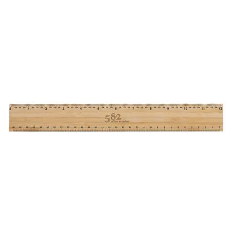 Das Bambuslineal aus 100% FSC®-Bambus hat mit einer Länge von 30cm und einer Dicke von 6mm die perfekte Größe für eine Vielzahl von Aufgaben. Ganz gleich, ob Sie Stoffe für ein Nähprojekt abmessen, Holz für ein Holzbearbeitungsprojekt anzeichnen oder ein Design für eine Hausrenovierung entwerfen, mit diesem Lineal sind Sie bestens gerüstet.  Eines der herausragenden Merkmale des Timberson-Lineals ist sein doppelseitiges Design. Da sowohl metrische als auch imperiale Maße auf beiden Seiten aufgedruckt sind, können Sie problemlos arbeiten, egal welches System Sie bevorzugen. Die klaren, leicht ablesbaren Markierungen sorgen dafür, dass Sie alles schnell und genau messen können. Verpackt in einer FSC®-Mix-Kraftpapier-Verpackung.<br /><br />TapeLengthMeters: 0.30