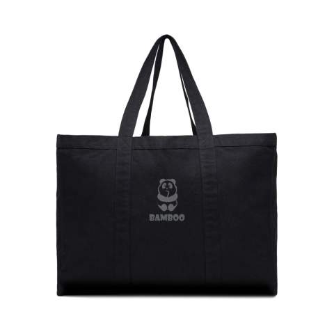 Transportez vos objets quotidiens avec style grâce à notre spacieux Hilo Aware Maxi Tote, fabriqué en toile de 400 g/m² pour plus de durabilité et de style. L'intérieur est doté d'une poche zippée pour garder vos objets de valeur en sécurité. La toile recyclée utilisée dans le sac est non teintée et dans sa forme brute, sans produits chimiques de teinture ou de blanchiment, ce qui en fait un choix à faible impact. En raison de la nature des fils recyclés, des impuretés et des variations de couleur peuvent apparaître. La composition du sac est constituée à 100 % de matériaux recyclés, soulignant notre engagement en faveur d'un approvisionnement responsable. Le fourre-tout est également doté de la technologie de traçage AWARE™, validant l'utilisation authentique de matériaux recyclés.