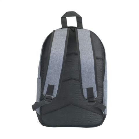 Sac à dos pour pc portable 13 pouces en polyester 600D/300D de 2 tons avec une fermeture à glissière dissimulée au dos. Ceci complique l’accès au contenu du sac pour les pickpockets et vos affaires sont en toute sécurité. Le compartiment principal spacieux est pourvu d’une poche de protection pour un pc portable de 13” et de diverses poches fendues. Muni d’une doublure en PVC solide qui protège le contenu en cas de pluie. Une Poche avant, 2 poches latérales et une boucle de transport. Le dos et les sangles d’épaule sont pourvus d’une mousse confortable.