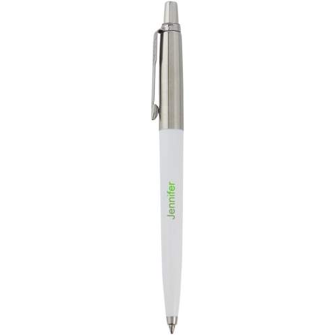 Der Parker Jotter Recycled Kugelschreiber bietet Nachhaltigkeit, Stil und Leistung zu einem erschwinglichen Preis. Sein kratzfestes Gehäuse aus recyceltem Kunststoff verbindet Eleganz mit Langlebigkeit. Inklusive Parker Quinkflow®-Mine für ein weiches Schreibgefühl mit einer Schreiblänge von 3500 bis 5500 Metern. Der Zierring aus recyceltem Edelstahl unterstreicht den umweltfreundlichen Charakter. Der Jotter Recycled Kugelschreiber ist ideal für preis- und umweltbewusste Menschen, die ein stilvolles und nachhaltiges Schreibgerät suchen. Blaue Tinte.