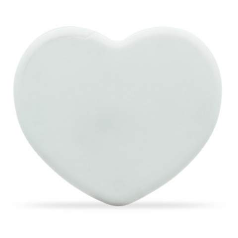 Boîte de bonbons menthe en forme de coeur. En couleurs transparentes rouge ou blanc opaque. Env. 7 grammes.