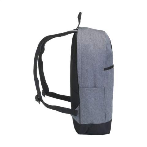 Sac à dos pour pc portable 13 pouces en polyester 600D/300D de 2 tons avec une fermeture à glissière dissimulée au dos. Ceci complique l’accès au contenu du sac pour les pickpockets et vos affaires sont en toute sécurité. Le compartiment principal spacieux est pourvu d’une poche de protection pour un pc portable de 13” et de diverses poches fendues. Muni d’une doublure en PVC solide qui protège le contenu en cas de pluie. Une Poche avant, 2 poches latérales et une boucle de transport. Le dos et les sangles d’épaule sont pourvus d’une mousse confortable.