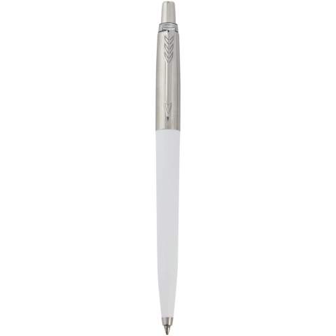 Der Parker Jotter Recycled Kugelschreiber bietet Nachhaltigkeit, Stil und Leistung zu einem erschwinglichen Preis. Sein kratzfestes Gehäuse aus recyceltem Kunststoff verbindet Eleganz mit Langlebigkeit. Inklusive Parker Quinkflow®-Mine für ein weiches Schreibgefühl mit einer Schreiblänge von 3500 bis 5500 Metern. Der Zierring aus recyceltem Edelstahl unterstreicht den umweltfreundlichen Charakter. Der Jotter Recycled Kugelschreiber ist ideal für preis- und umweltbewusste Menschen, die ein stilvolles und nachhaltiges Schreibgerät suchen. Blaue Tinte.