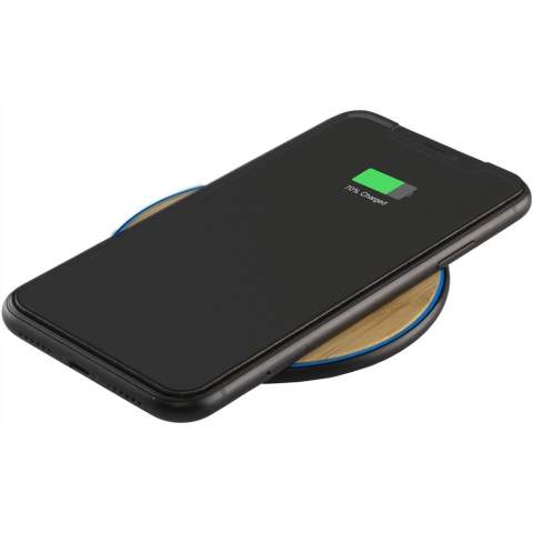 10W ABS/Bamboo for wireless charging of mobile phones. With glowing blue indicator ring. Compatible with all mobile devices that support QI wireless charging (newest generations Android and iPhone). Input: 9V/2A. Wireless output: 5V/10W. Includes a micro-USB charging cable and user manual. Each item is supplied in an individual brown cardboard box.