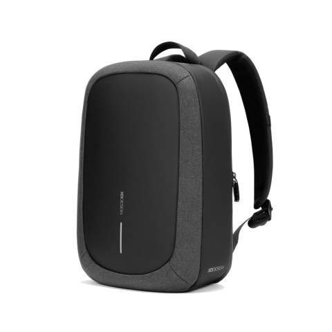 Faites l'expérience d'un design moderne et d'une sécurité renforcée avec le Bobby Edge , avec sa conception antivol et fermeture à zip métallique autobloquante, ce sac à dos protège vos effets personnels. Sa construction légère mais durable, ainsi que son extérieur déperlant et sa fermeture à zip étanche, garantissent une protection contre les éléments extérieurs. L'organisation intelligente de l'intérieur permet d'accéder facilement à l'essentiel. L'ajout d'une poche arrière discrète protégée par RFID et d'une poche cachée pour dispositif de repérage renforce la commodité et la sécurité lors de vos aventures quotidiennes. Le Bobby Edge allie un design moderne à des caractéristiques de sécurité avancées, offrant un voyage élégant et protégé à l'explorateur moderne. Le sac à dos est déperlant et produit avec des matériaux recyclés, avec le traçage AWARE™ qui valide l'utilisation authentique de matériaux recyclés. 14% de contenu recyclé. Modèle déposé®<br /><br />FitsLaptopTabletSizeInches: 16.0<br />PVC free: true