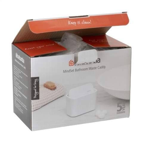 Praktisch, kunststof afvalbakje van het merk Brabantia. Ideaal in de badkamer voor het weggooien van klein afval zoals wattenstaafjes en pads. Met handige, afneembare klapdeksel. Compact dus past overal. Stijlvol, hygiënisch en te bedienen met één hand. Gemaakt van 4% gerecycled materiaal. 19% recyclebaar. Met 5 jaar fabrieksgarantie. Per stuk verpakt.