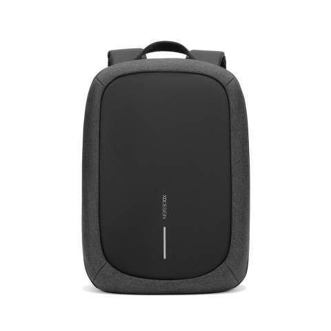 Faites l'expérience d'un design moderne et d'une sécurité renforcée avec le Bobby Edge , avec sa conception antivol et fermeture à zip métallique autobloquante, ce sac à dos protège vos effets personnels. Sa construction légère mais durable, ainsi que son extérieur déperlant et sa fermeture à zip étanche, garantissent une protection contre les éléments extérieurs. L'organisation intelligente de l'intérieur permet d'accéder facilement à l'essentiel. L'ajout d'une poche arrière discrète protégée par RFID et d'une poche cachée pour dispositif de repérage renforce la commodité et la sécurité lors de vos aventures quotidiennes. Le Bobby Edge allie un design moderne à des caractéristiques de sécurité avancées, offrant un voyage élégant et protégé à l'explorateur moderne. Le sac à dos est déperlant et produit avec des matériaux recyclés, avec le traçage AWARE™ qui valide l'utilisation authentique de matériaux recyclés. 14% de contenu recyclé. Modèle déposé®<br /><br />FitsLaptopTabletSizeInches: 16.0<br />PVC free: true