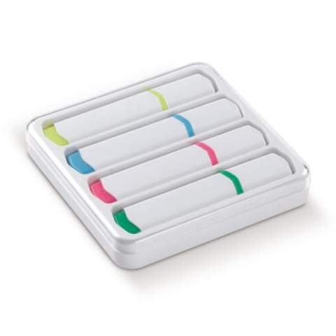Set mit 4 Basis Textmarkern in einer geeigneten Kunststoffbox mit transparentem Deckel. Die Textmarker sind in einem einzigartigen Toppoint Design. Die farbigen Details am Textmarker zeigen die Schreibfarbe.