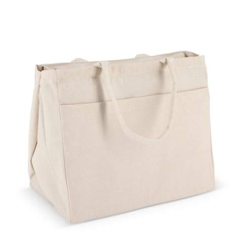 Diese elegante Tasche aus 320 g/m² Baumwolle verfügt über einen sicheren Reißverschluss, zwei Innentaschen und eine Außentasche für zusätzlichen Komfort. Eine trendige, praktische Wahl für den täglichen Gebrauch oder für unterwegs. Oeko-Tex® zertifiziert für sichere, geprüfte Materialien.