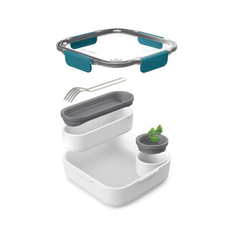 Inspiriert vom allerersten Lunchbox-Design von Black+Blum. Die Lunch Box Original sieht aus wie eine Keramikschüssel und enthält einen Innenbehälter sowie einen auslaufsicheren Soßentopf mit Garnierbereich im Deckel und eine Gabel aus Edelstahl. Mikrowellen- und spülmaschinenfest, abgesehen vom Tritan-Deckel. Ein eventeller Logodruck wird einer Spülmaschinenwäsche jedoch nicht standhalten.