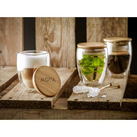 High quality double-walled glass. This clear borosilicate glass has a sleek and contemporary design with bamboo lid with silicone ring. An insulating layer of air forms between the heat-resistant glass walls. If you fill the glass with a hot drink, the outer wall remains cool and easy to hold. Capacity 350 ml. Each item is supplied in an individual brown cardboard box.