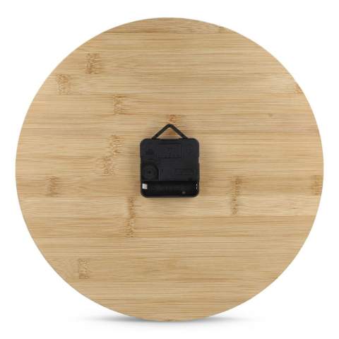 Mit dieser minimalistischen Wanduhr aus Bambus behalten Sie die Zeit im Blick. Ihr natürliches Holzfinish verleiht jedem Raum einen warmen, organischen Touch, während das klare, leicht ablesbare Ziffernblatt mit großen Zahlen sie sowohl praktisch als auch dekorativ macht. Jedes Exemplar ist in einer Geschenkbox verpackt. AA-Batterie nicht im Lieferumfang enthalten.