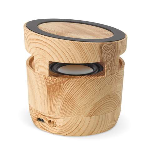 Ein Lautsprecher in luxuriöser Holzoptik und einer ausgezeichneten Soundqualität. Der einzigartige 2-in-1 Lautsprecher kann auch als kabellose Ladestation benutzt werden. Platzieren Sie Ihr Smartphone einfach auf den Lautsprecher, so können Sie Musik hören und gleichzeitig Ihr Smartphone aufladen. Einzeln verpackt in einer eleganten Geschenkbox mit Handbuch und Ladekabel.