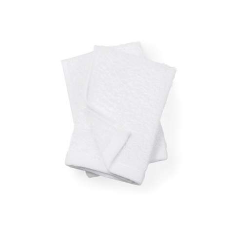 A towel set with 68% cotton and 32% Tencel. Tencel is a natural fibre obtained from certified forests. The process is as energy and chemically efficient as is currently possible. This blend produces a cool, soft and durable fabric with a solid feel, and, on account of the Tencel blend, it has excellent absorbency. The cotton used for this product range is BCI certified; BCI is an initiative designed to help cotton farmers transform their farming methods from conventional to more sustainable farming. Produced in a colour scheme of earth tones in a variety of sizes.