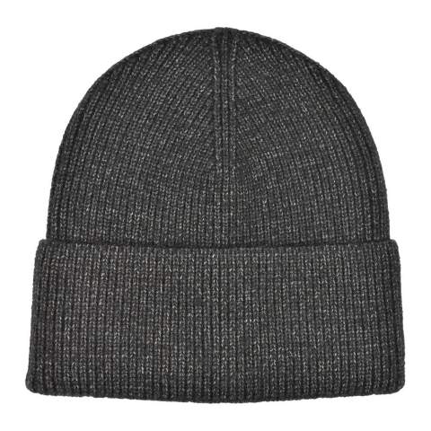 De gebreide muts exclusief biedt een elegante en verfijnde uitstraling. Warmte, functionaliteit en kwaliteit komen samen in dit stijlvolle ontwerp. Deze muts is gemaakt van 42% acryl, 30% nylon en 28% PB. 