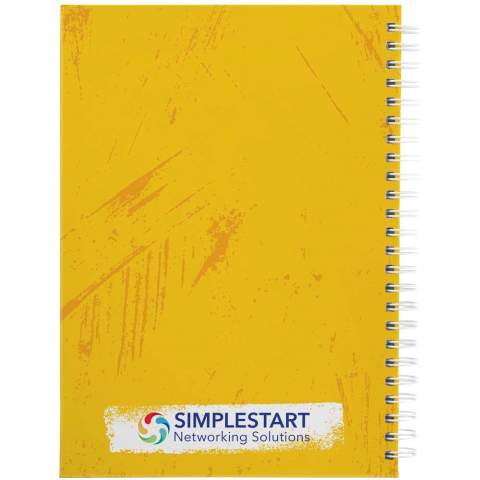 Le journal à couverture rigide Desk-Mate® A5 avec papier 80 g/m2 est un compagnon pour toutes vos pensées, notes et idées. Le format compact A5 est parfait pour l'écriture en déplacement ou la tenue d'un journal quotidien. Idéal pour les étudiants, les professionnels ou toute personne à la recherche d'un espace fiable où puiser l'inspiration. Les modèles de journaux sont disponibles en anglais, français, allemand, espagnol, italien, polonais et néerlandais.