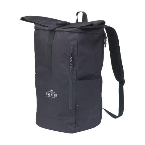 WoW! Praktische, stevige en waterafstotende urban ‘roll-top’ cooler rugzak van RPET-polyester. De rugzak heeft een groot binnenvak met een speciaal koelcompartiment. Het koelvak is snel bereikbaar via de bovenzijde van de tas of via een praktische en waterdichte rits aan de achterzijde. De ideale tas voor outdoor activiteiten, picknicks and food-delivery. Inclusief ritsvak aan de voorzijde, 2 zijvakken, foam rugzijde met gewatteerde, verstelbare schouderriemen, draaglus en een rolsluiting met handig kliksysteem aan de bovenzijde. Inhoud ca. 30 liter.